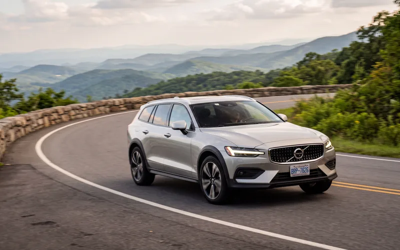 2026 Volvo V60 Cross Country